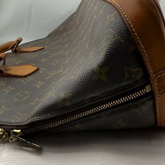 Louis Vuitton Authenticated Alma Satchel with Monogram Pattern - Picture 6 of 10